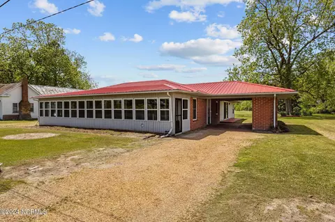 208 N West Ave, Oak City, NC 27857