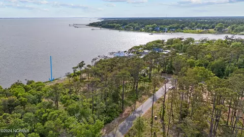 108 Gales Lndg, Newport, NC 28570