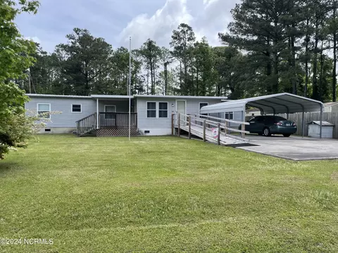 110 Croatan Dr, Newport, NC 28570