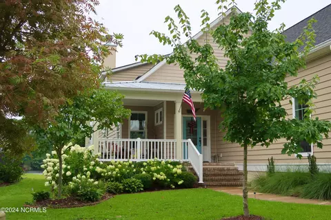 125 Shoreview Dr, New Bern, NC 28562