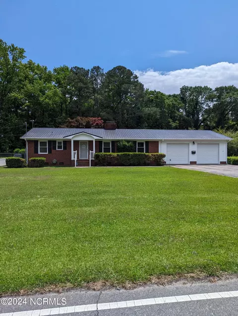 534 E Hill St, Warsaw, NC 28398