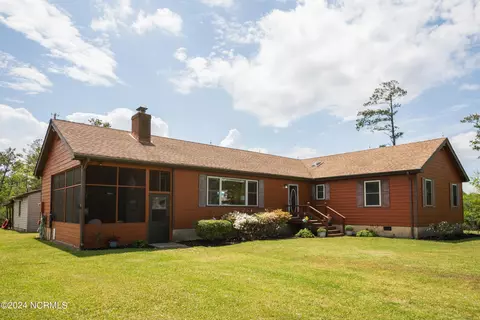 136 Williams Dr, Knotts Island, NC 27950