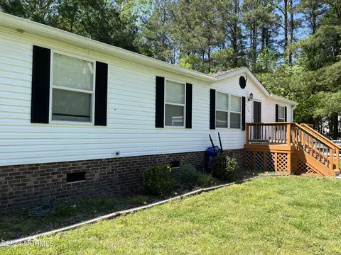 410 NW Backwoods Rd, Moyock, NC 27958