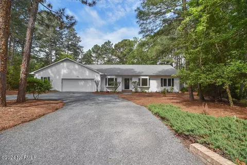 3 Birdie Pl, Whispering Pines, NC 28327