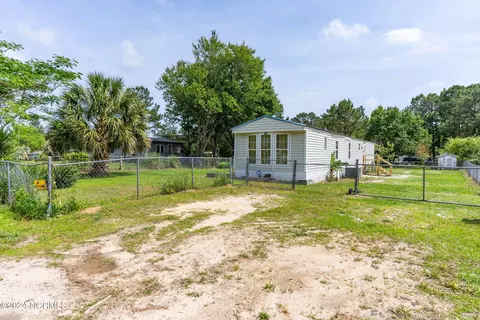 541 Mary Lou Ln SW, Supply, NC 28462