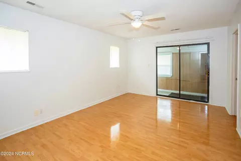 111 Hickory Cir, Hampstead, NC 28443 photo 32