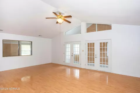 111 Hickory Cir, Hampstead, NC 28443 photo 7