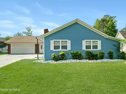 111 Hickory Cir, Hampstead, NC 28443 photo 2
