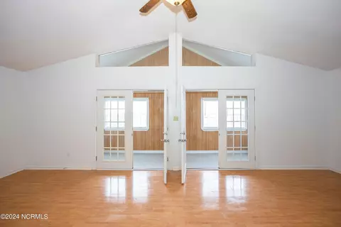 111 Hickory Cir, Hampstead, NC 28443 photo 8