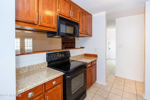 111 Hickory Cir, Hampstead, NC 28443 photo 21