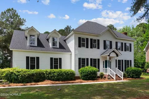 2724 Royal Dr, Winterville, NC 28590