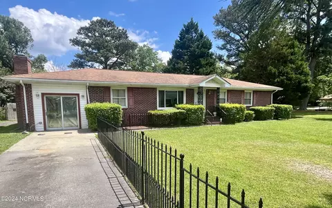 1714 Aydlett Cir, Elizabeth City, NC 27909