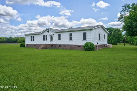 322 Ebenezer Rd, Whitakers, NC 27891