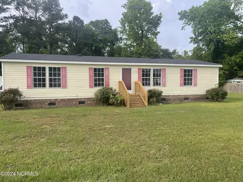 505 Manley Creek Dr, Kinston, NC 28504