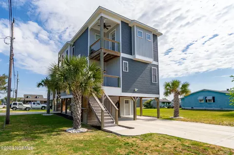1412 Bay St, Morehead City, NC 28557