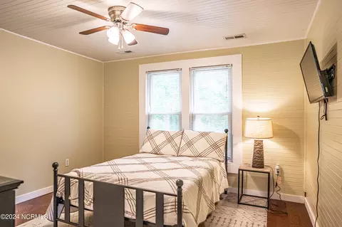 211 E Moore St, Robbins, NC 27325 photo 18