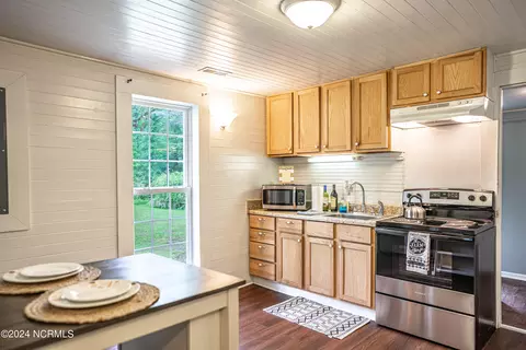 211 E Moore St, Robbins, NC 27325 photo 12