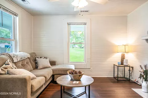 211 E Moore St, Robbins, NC 27325 photo 9
