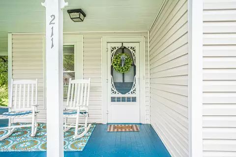 211 E Moore St, Robbins, NC 27325 photo 5