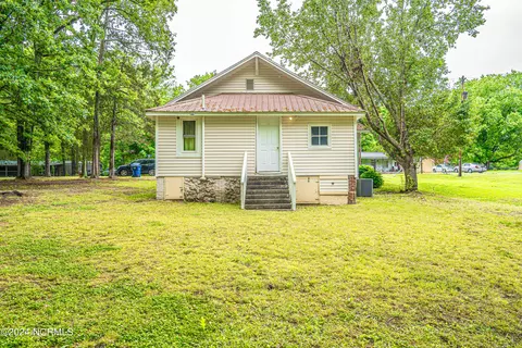 211 E Moore St, Robbins, NC 27325 photo 31