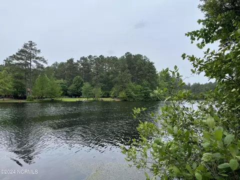 271 Lakewood Dr, Aberdeen, NC 28315