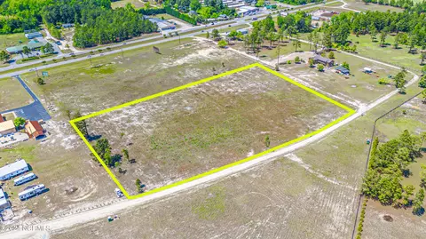 475 Huntland Rd, Vass, NC 28394