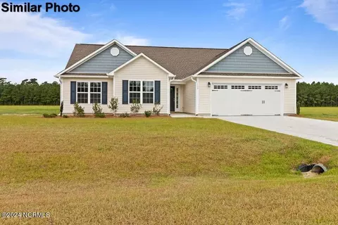 491 Pebble Shore Dr, Sneads Ferry, NC 28460