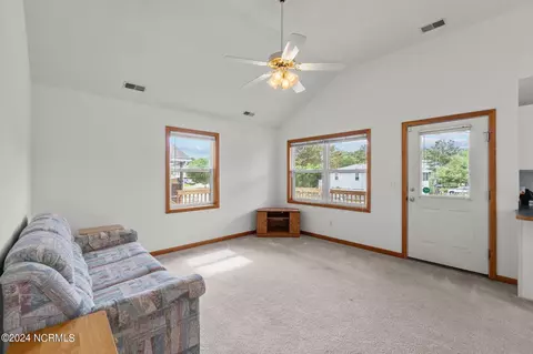405 W 4th St, Kill Devil Hills, NC 27948 photo 10