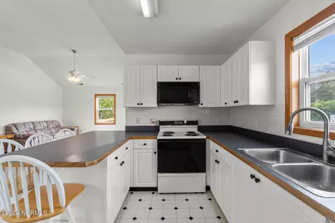 405 W 4th St, Kill Devil Hills, NC 27948 photo 6