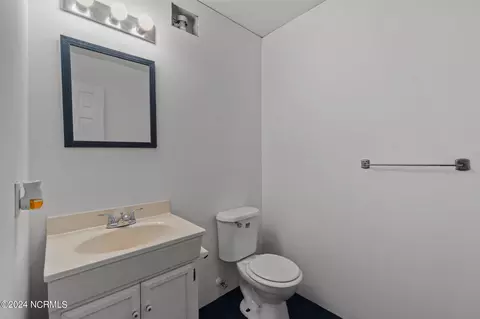 405 W 4th St, Kill Devil Hills, NC 27948 photo 25