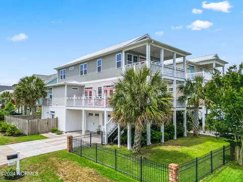 1404 Pinfish Ln, Carolina Beach, NC 28428