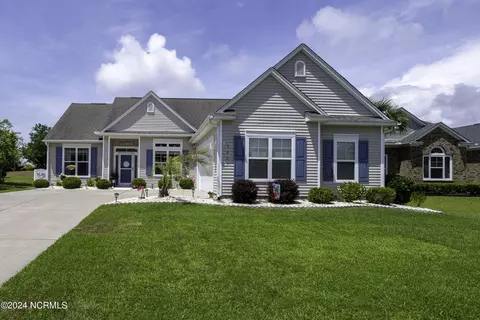 5003 Bowline Ct, Southport, NC 28461