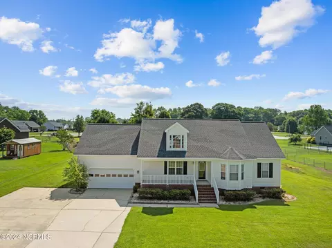 209 Marlin Ln, Pikeville, NC 27863