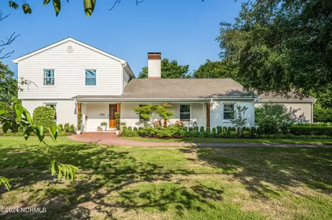 1934 S Churchill Dr, Wilmington, NC 28403