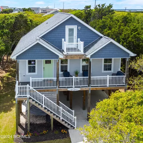 107 Melaine St, Emerald Isle, NC 28594