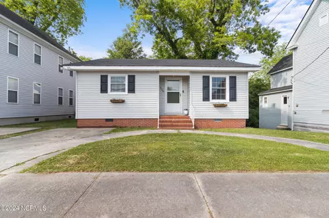 506 W Colonial Ave, Elizabeth City, NC 27909