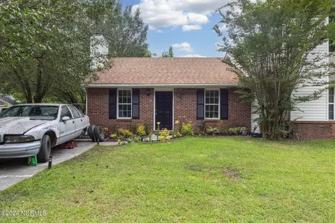 1902 Rolling Ridge Dr, Midway Park, NC 28544