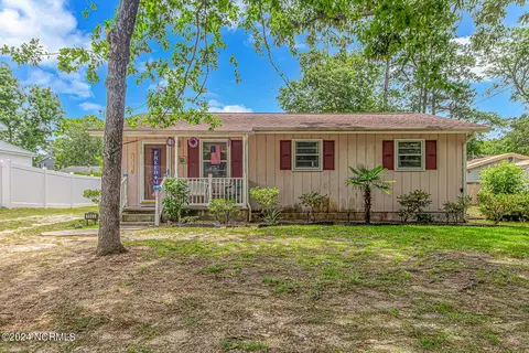 1023 Cedar Dr S, Surfside Beach, SC 29575