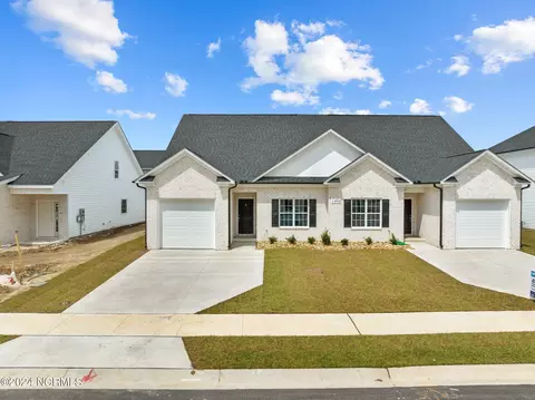 1417 Dorset Dr #A, Greenville, NC 27834