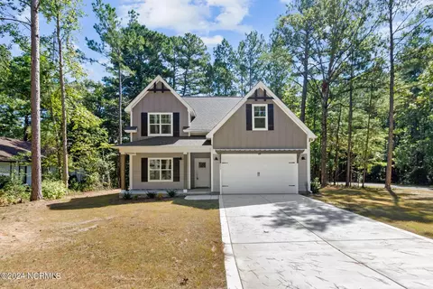 655 Riverbirch Dr, Vass, NC 28394