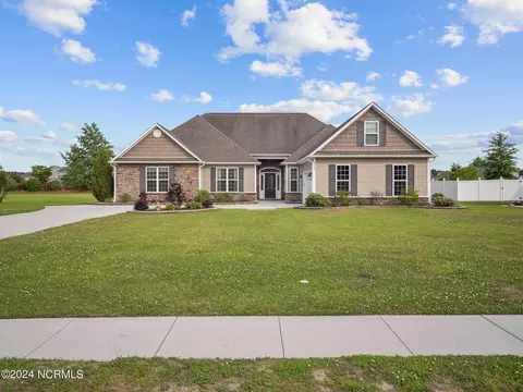 2106 Lenox St, Jacksonville, NC 28546
