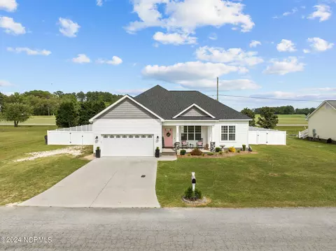 132 Mulberry Dr, Washington, NC 27889
