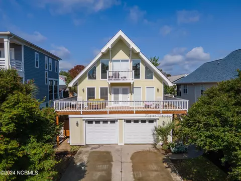 919 Coast Walk Ln, Carolina Beach, NC 28428