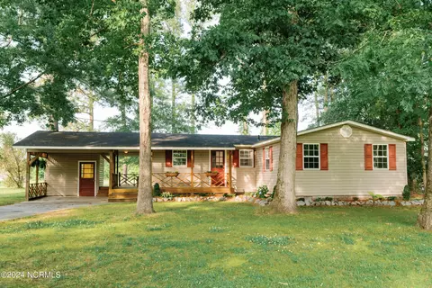 53 Ravenwood Ln, Belhaven, NC 27810