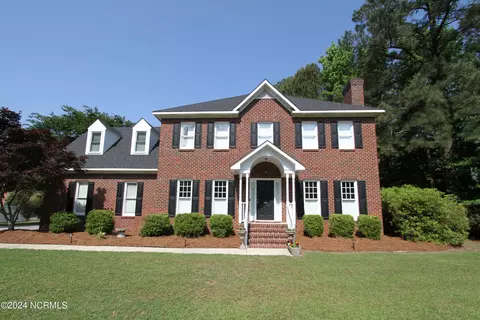 2706 Royal Dr, Winterville, NC 28590