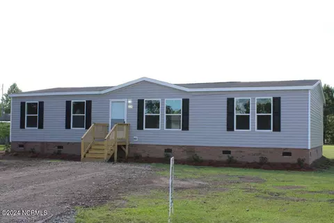209 Mewborn Dr, Beulaville, NC 28518