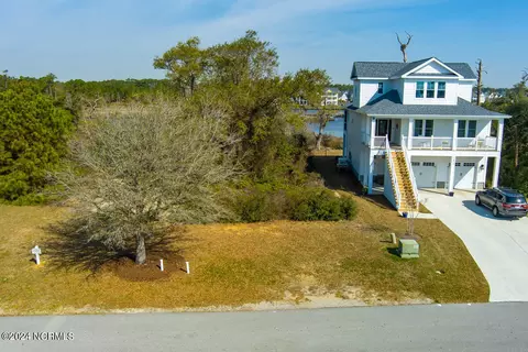 651 Cannonsgate Dr, Newport, NC 28570
