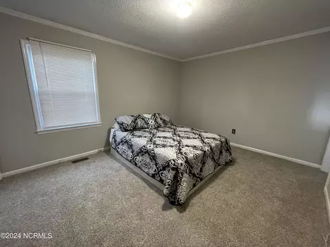 Bedroom - 2000 Sunset Ave, Clinton, NC 28328 photo 1 of 7