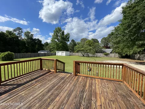 Exterior - 2000 Sunset Ave, Clinton, NC 28328 photo 13 of 14