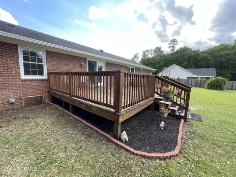Exterior - 2000 Sunset Ave, Clinton, NC 28328 photo 7 of 14